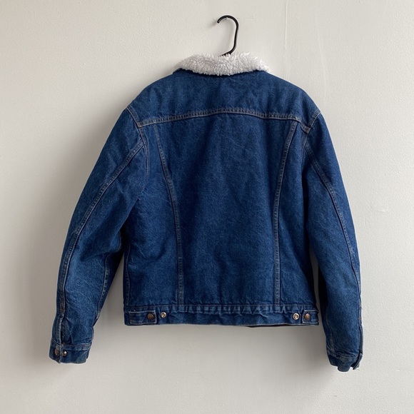 Levi’s Sherpa Collar Jean Jacket - Picture 2 of 3